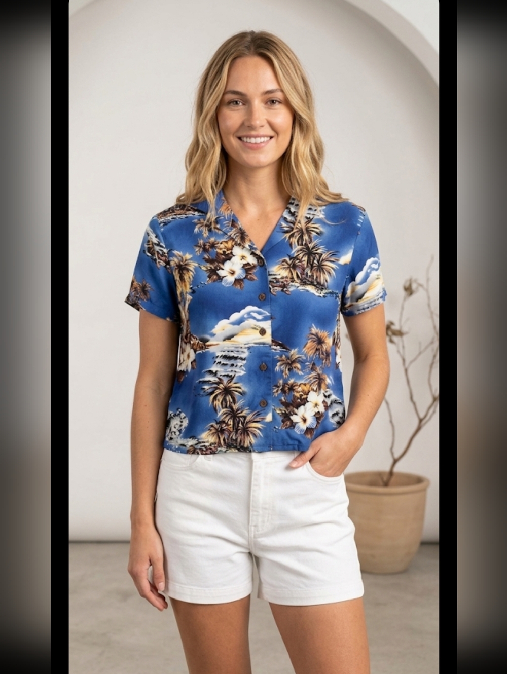 Hilo Hattie Blue Hawaiian Aloha Cropped Camp Shirt Women's Size Small